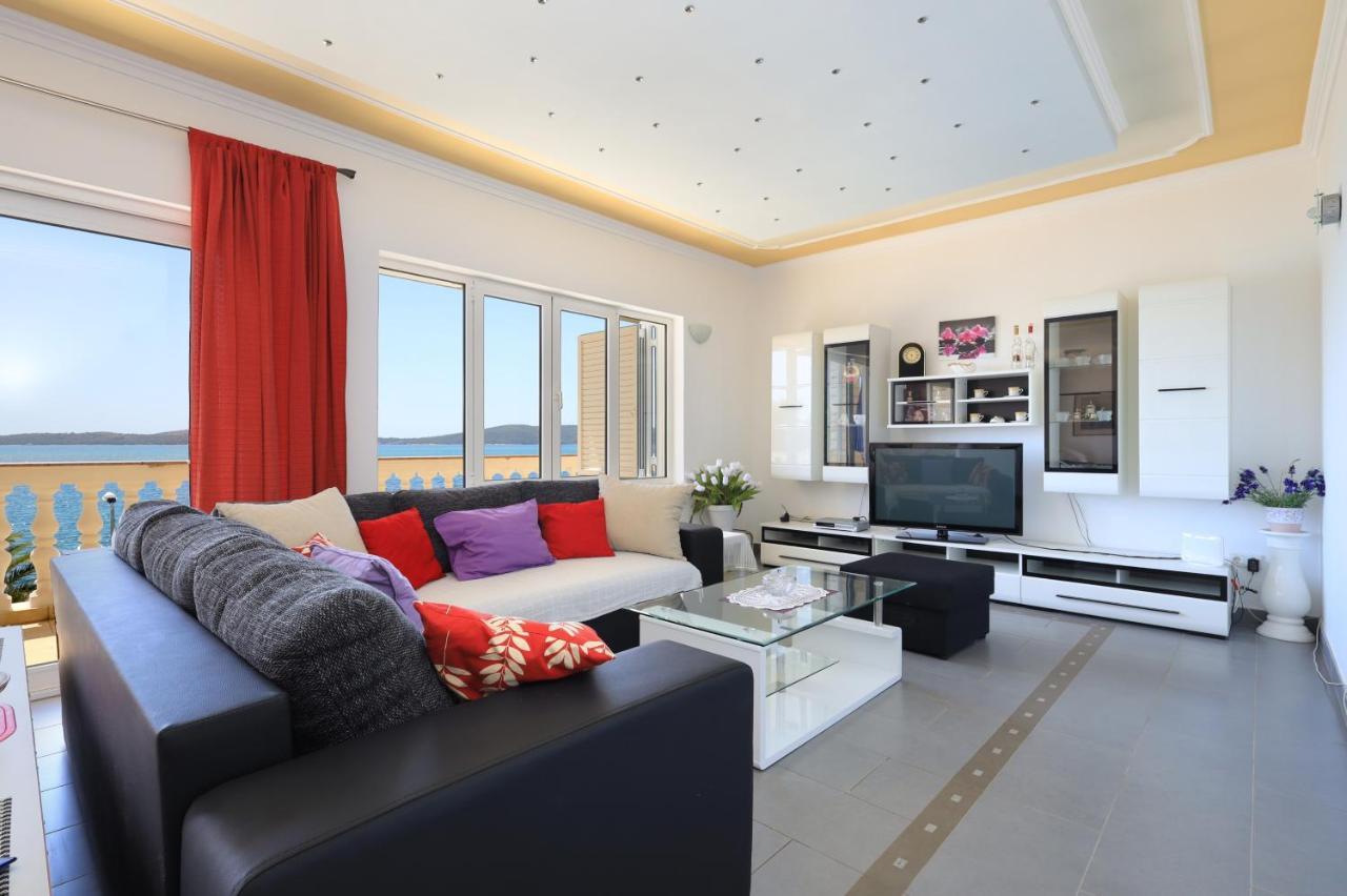 Family Friendly Seaside Apartments Brodarica, Sibenik - 15270 Ngoại thất bức ảnh