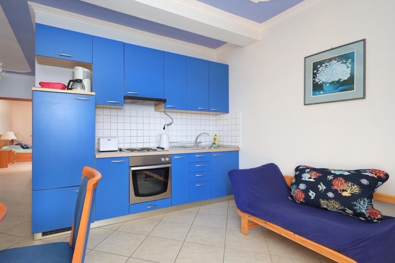 Family Friendly Seaside Apartments Brodarica, Sibenik - 15270 Ngoại thất bức ảnh