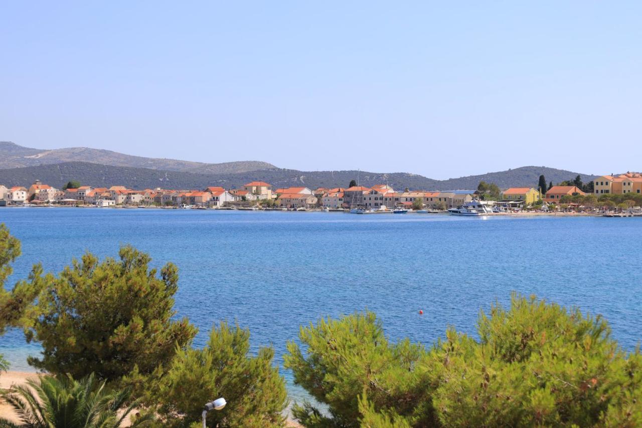 Family Friendly Seaside Apartments Brodarica, Sibenik - 15270 Ngoại thất bức ảnh