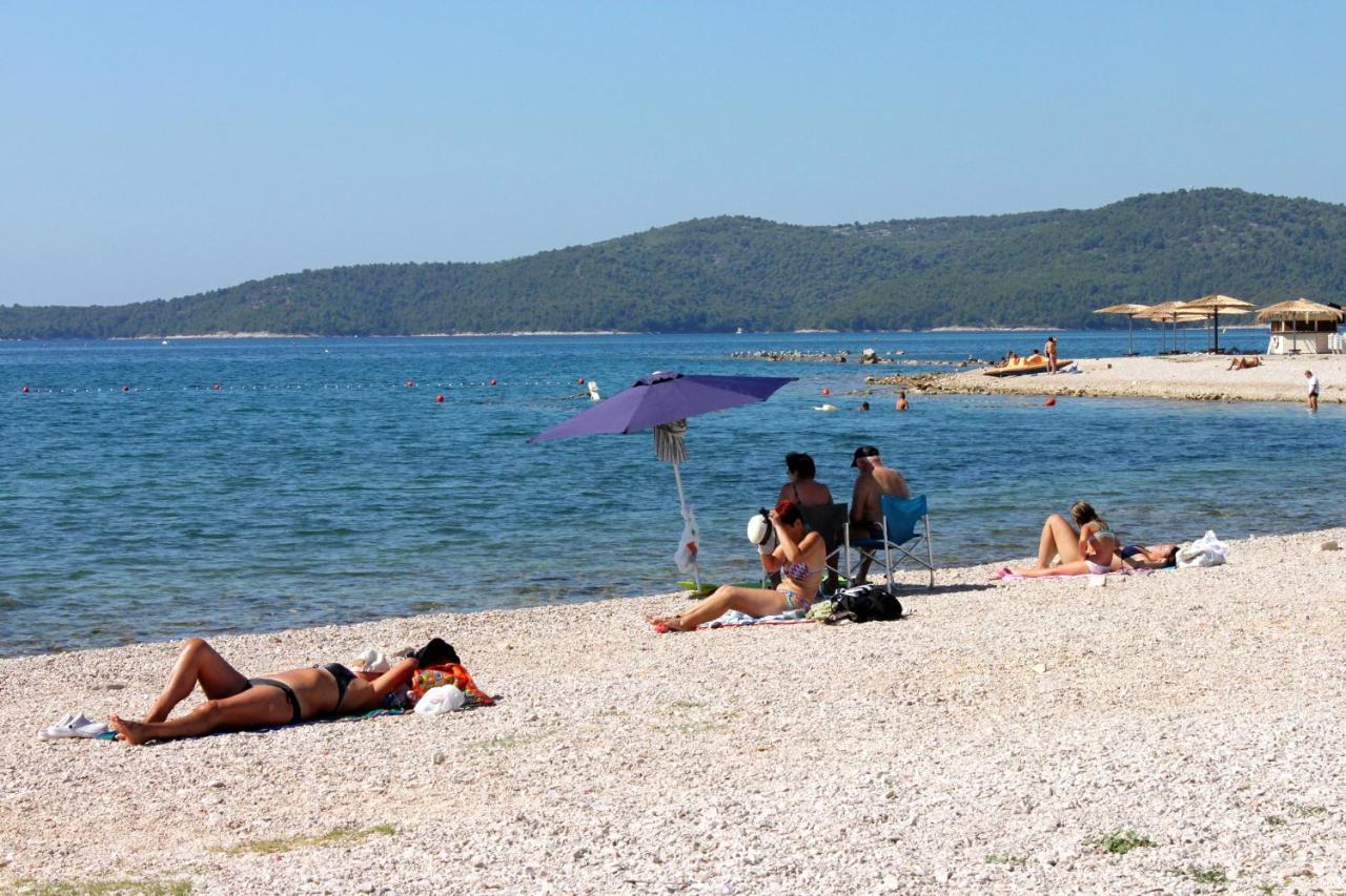 Family Friendly Seaside Apartments Brodarica, Sibenik - 15270 Ngoại thất bức ảnh