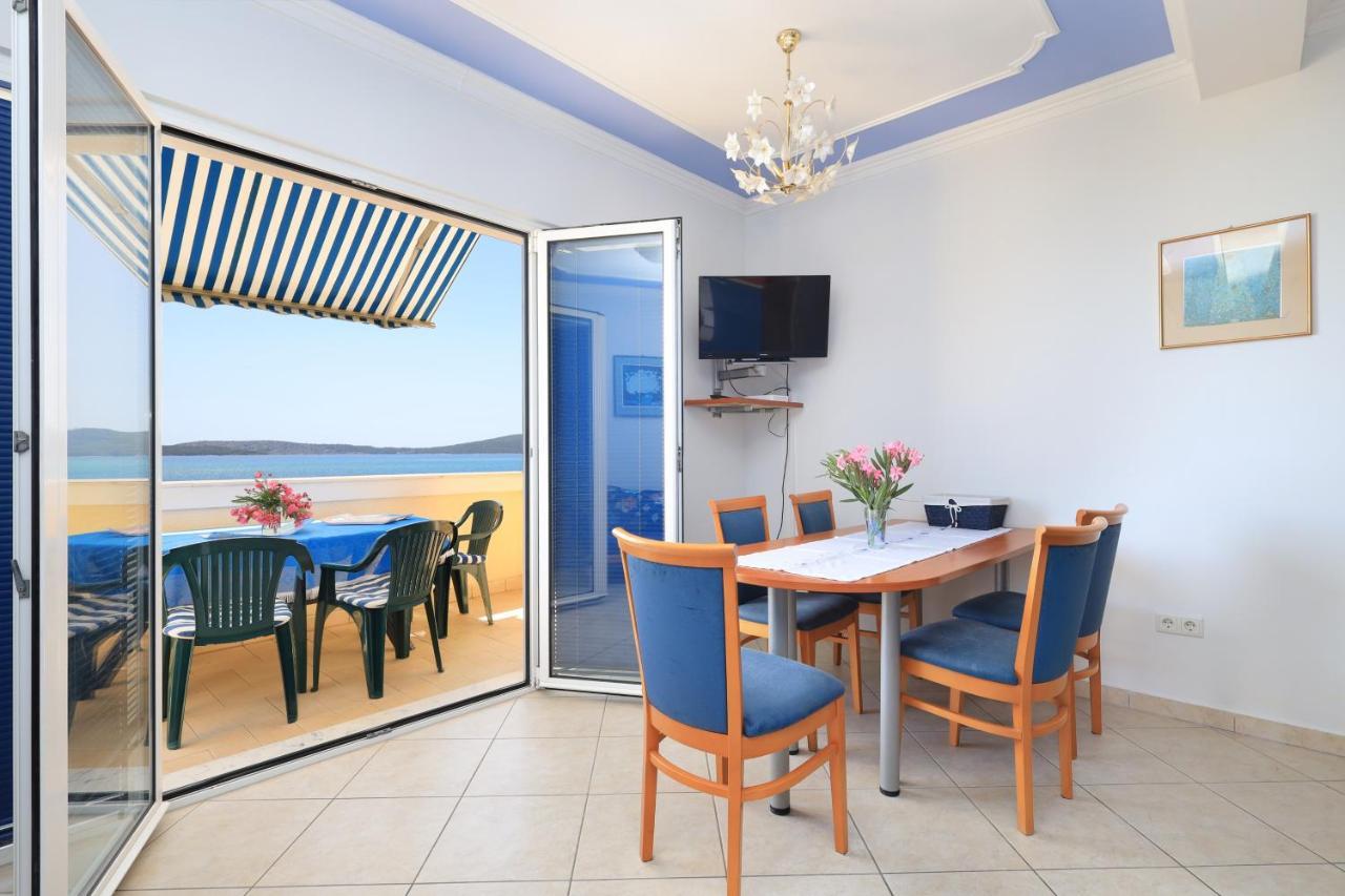 Family Friendly Seaside Apartments Brodarica, Sibenik - 15270 Ngoại thất bức ảnh