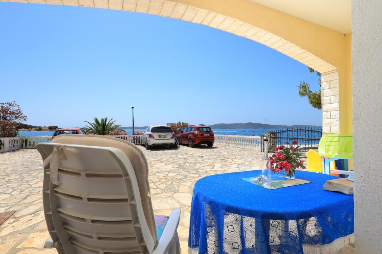 Family Friendly Seaside Apartments Brodarica, Sibenik - 15270 Ngoại thất bức ảnh