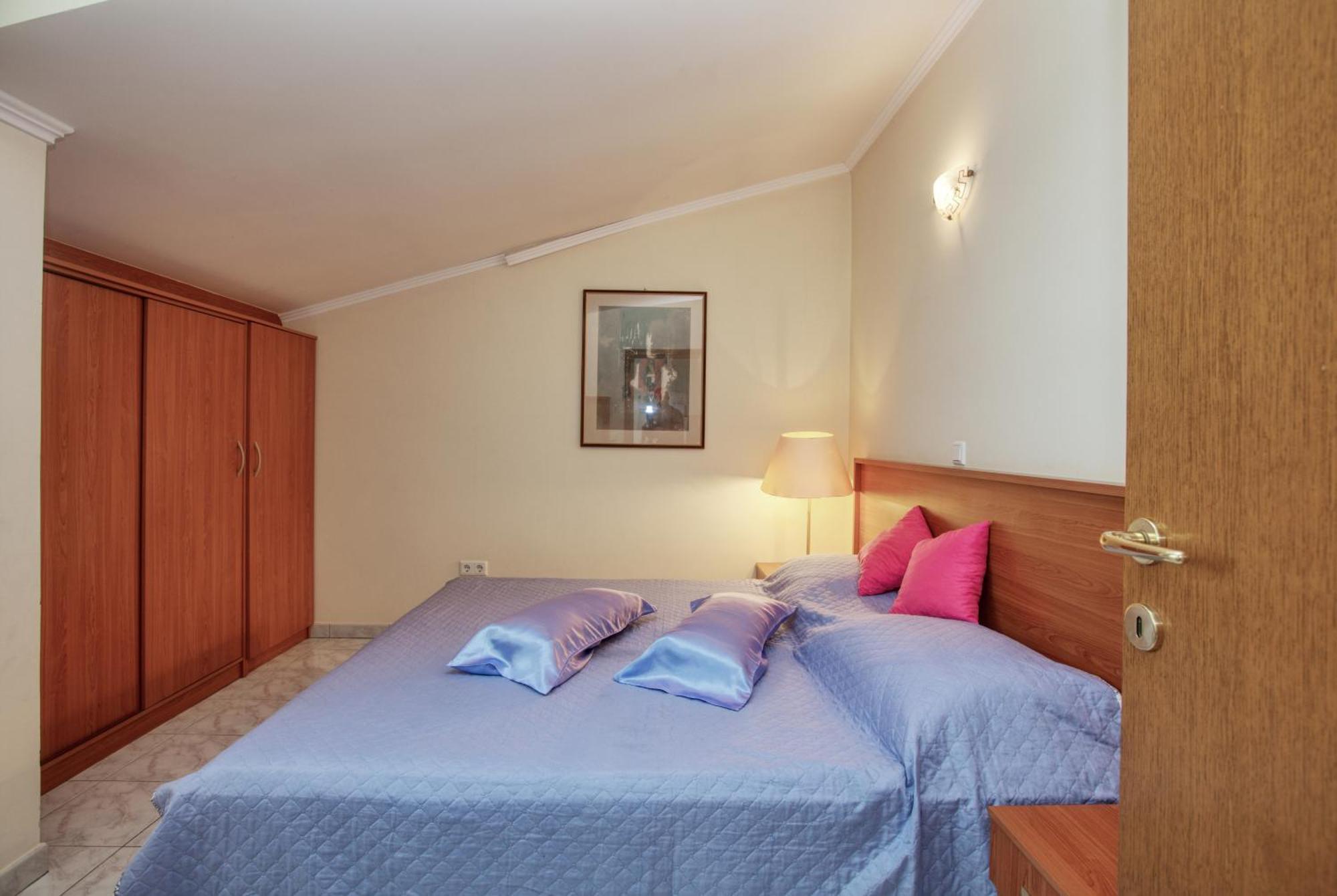 Family Friendly Seaside Apartments Brodarica, Sibenik - 15270 Ngoại thất bức ảnh