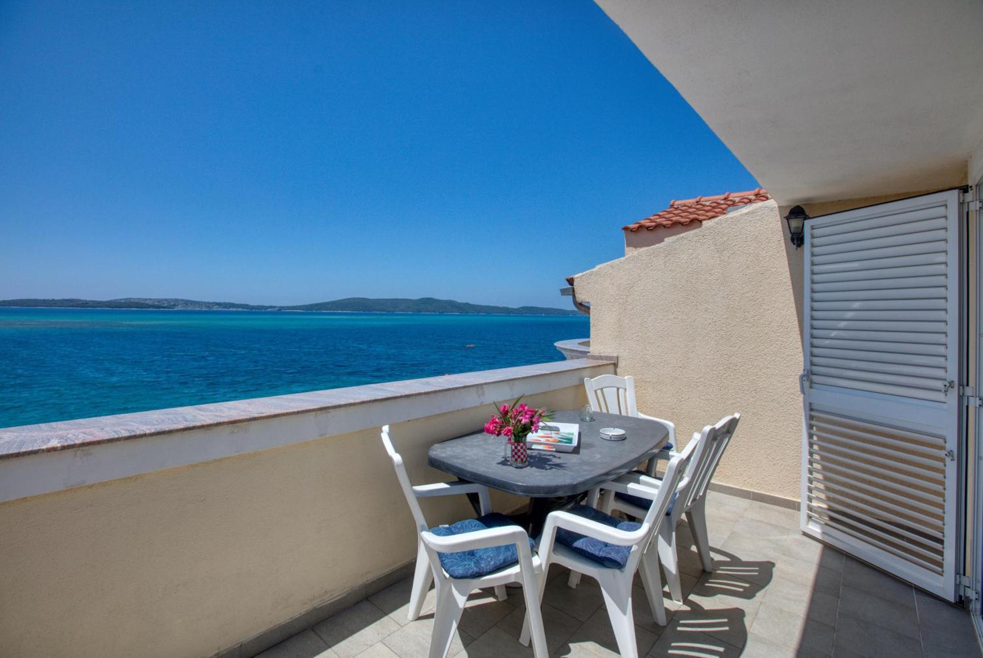 Family Friendly Seaside Apartments Brodarica, Sibenik - 15270 Ngoại thất bức ảnh