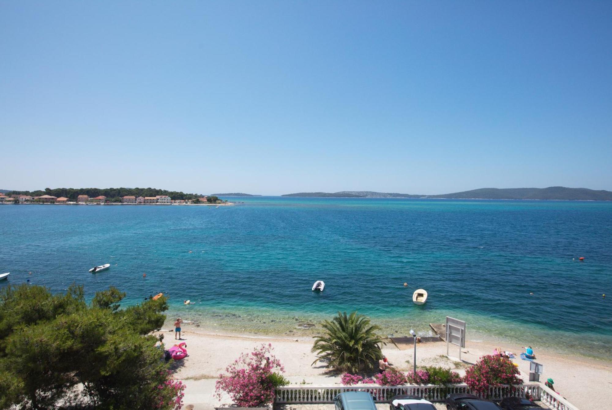 Family Friendly Seaside Apartments Brodarica, Sibenik - 15270 Ngoại thất bức ảnh