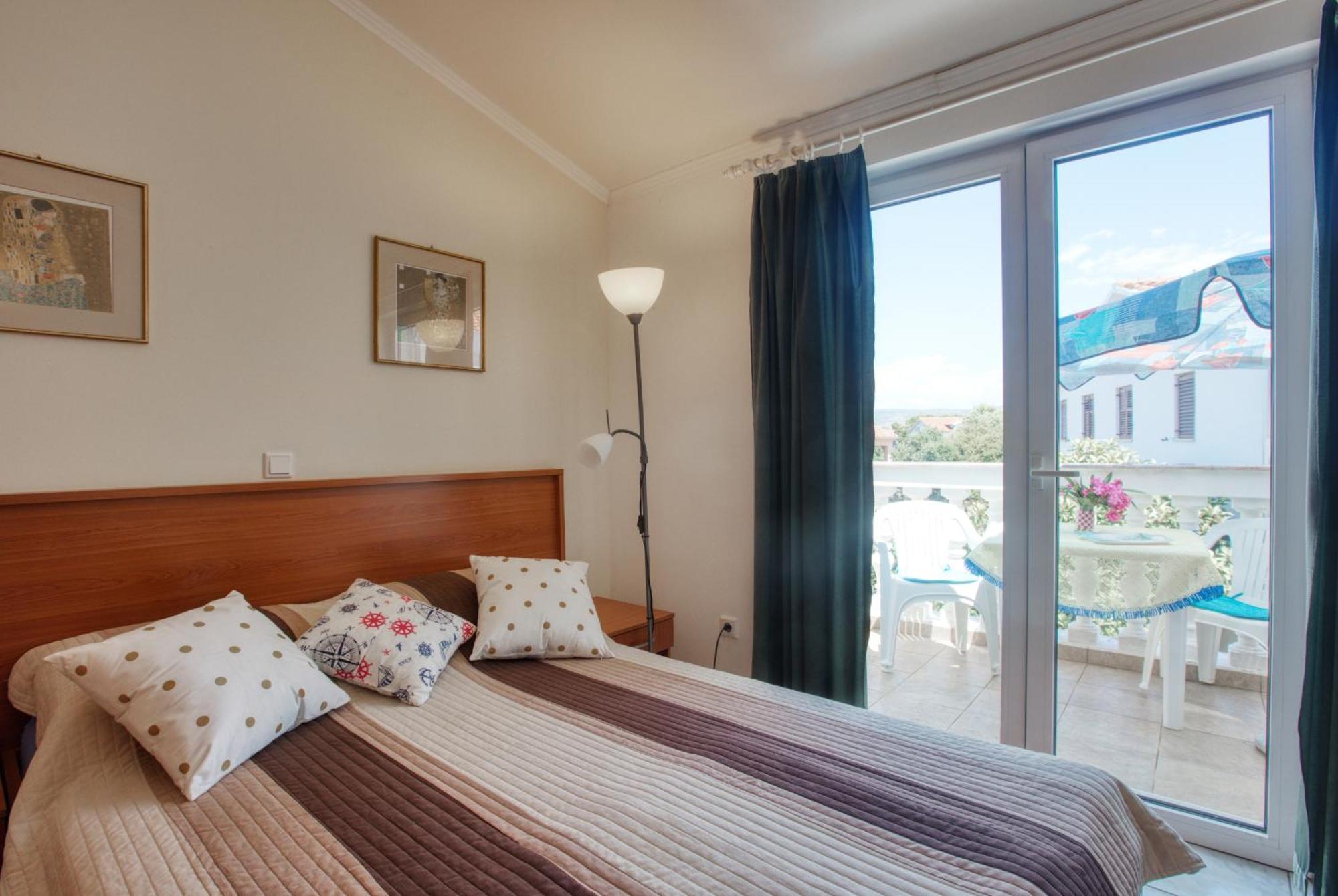 Family Friendly Seaside Apartments Brodarica, Sibenik - 15270 Ngoại thất bức ảnh