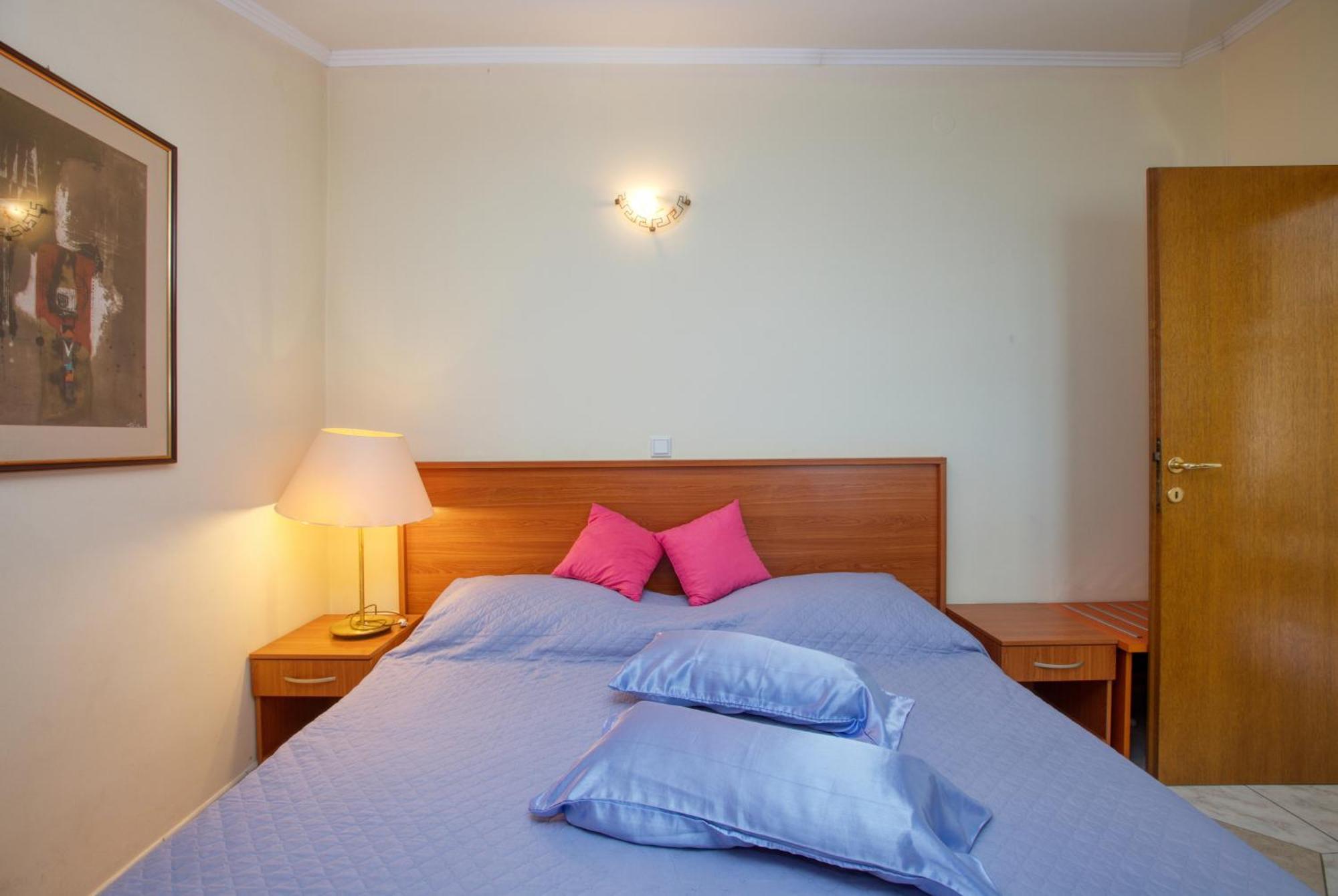 Family Friendly Seaside Apartments Brodarica, Sibenik - 15270 Phòng bức ảnh