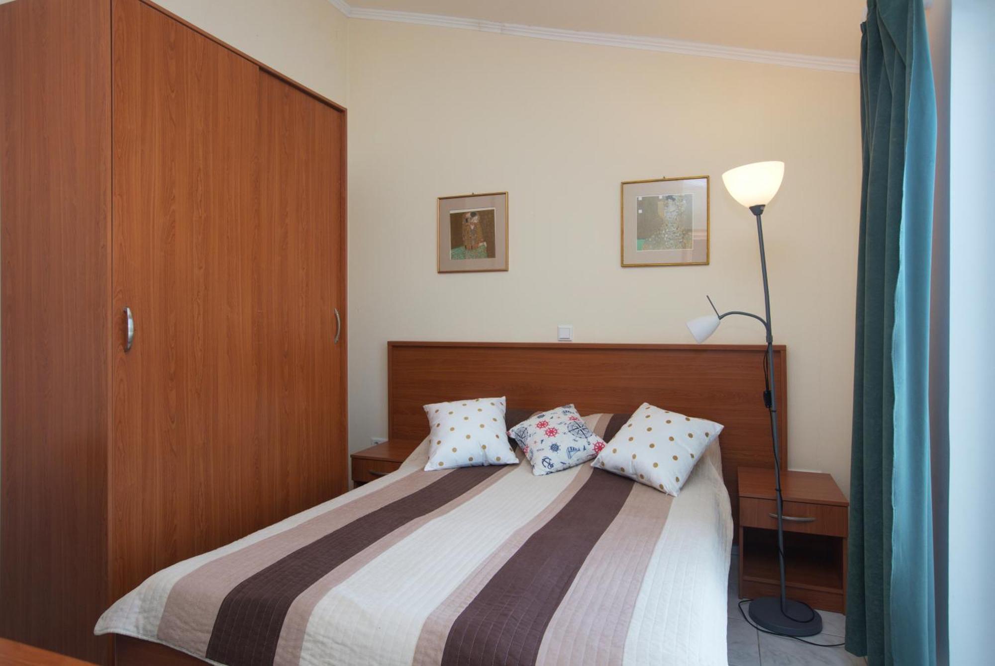 Family Friendly Seaside Apartments Brodarica, Sibenik - 15270 Phòng bức ảnh