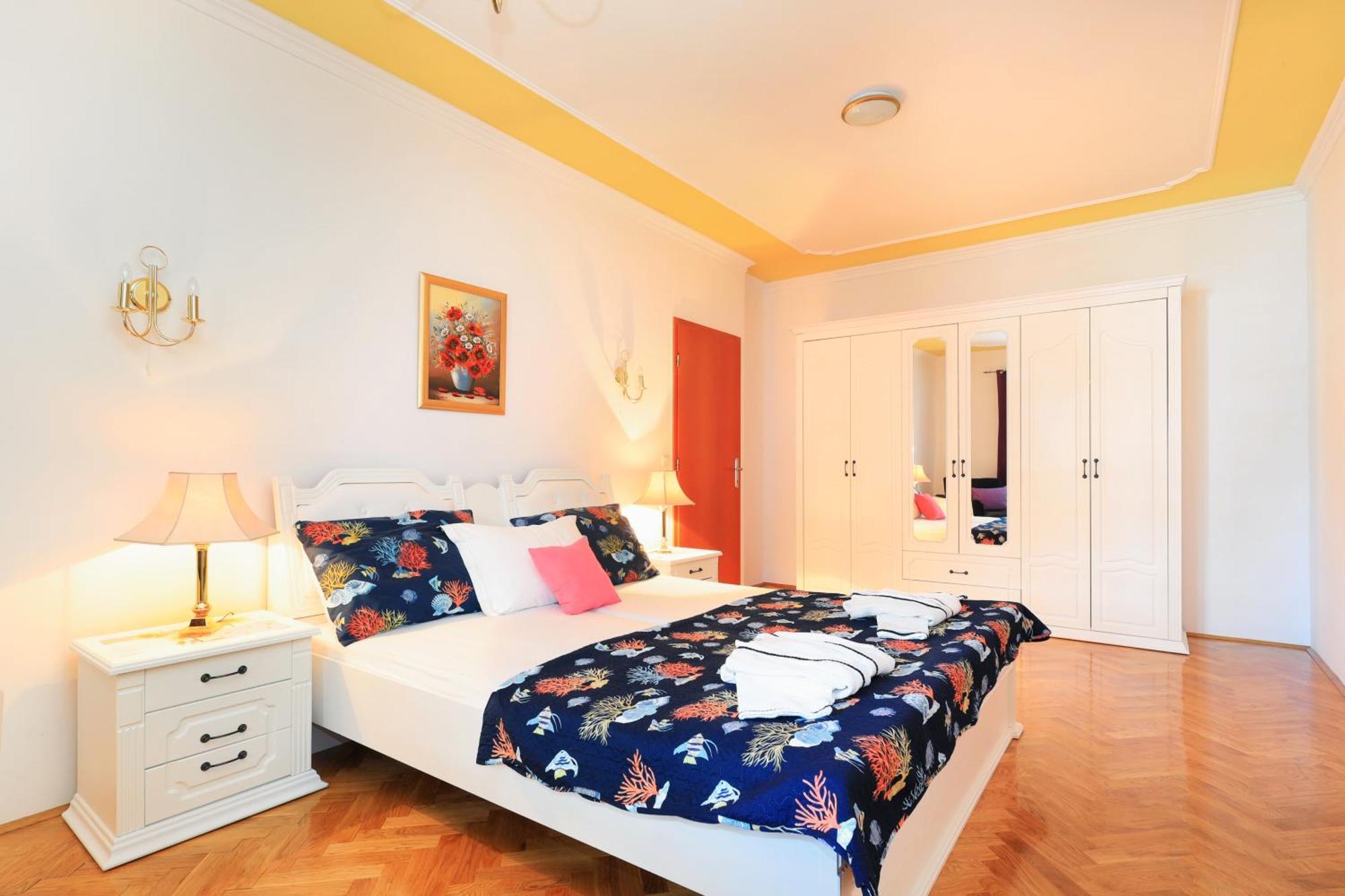 Family Friendly Seaside Apartments Brodarica, Sibenik - 15270 Phòng bức ảnh
